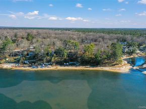 97 Lakeside Trail, Ridge NY 11961