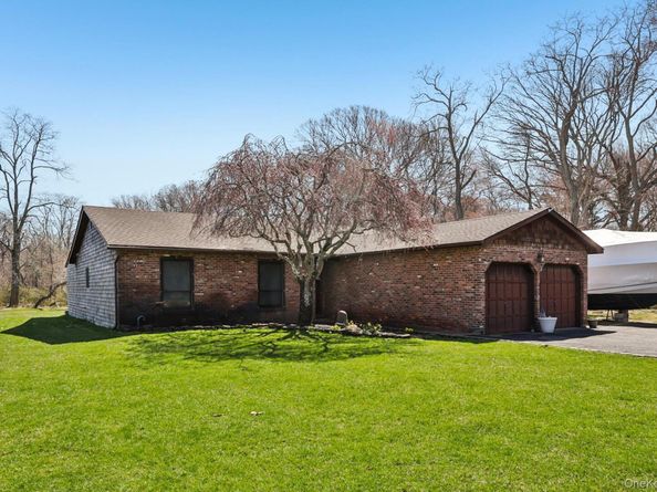 225 Bayview Avenue, East Islip NY 11730