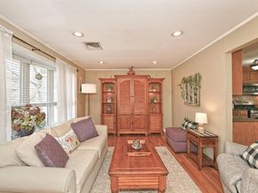 2 Keats Place, Greenlawn NY 11740