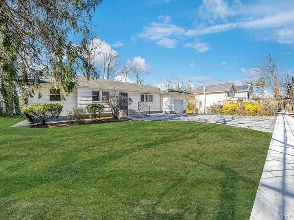 45 Roslyn Road, Roslyn Heights NY 11577