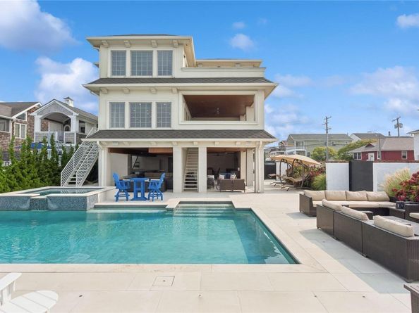 853 W Park Avenue, Long Beach NY 11561