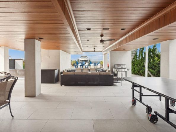 853 W Park Avenue, Long Beach NY 11561