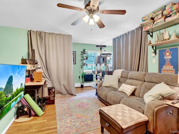 25 Glen Hollow Drive H 37, Holtsville NY 11742