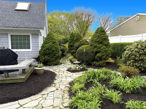 139 Sycamore Circle, Stony Brook NY 11790