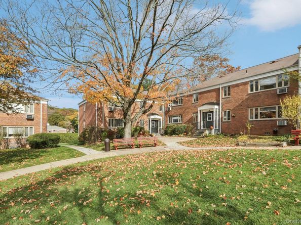 40 Lawrence Drive A, White Plains NY 10603