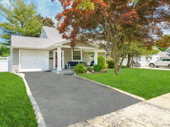 87 Tardy Lane N, Wantagh NY 11793