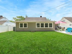 87 Tardy Lane N, Wantagh NY 11793