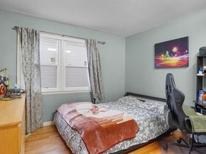 54 E Maujer Street, Valley Stream NY 11580