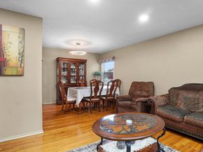 54 E Maujer Street, Valley Stream NY 11580