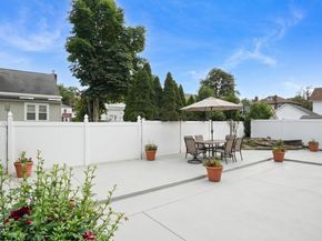 54 E Maujer Street, Valley Stream NY 11580