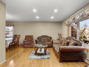 54 E Maujer Street, Valley Stream NY 11580