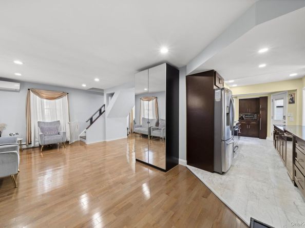 164 Gordon Road, Valley Stream NY 11581
