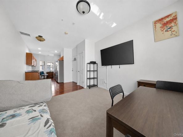 330 Maple Avenue 2, Westbury NY 11590