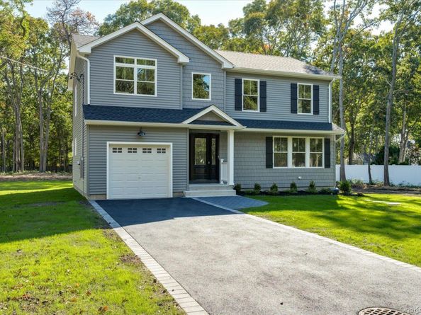 190 Country Road, Medford NY 11763