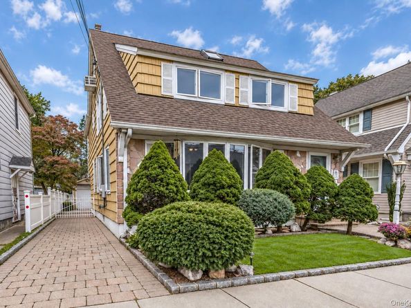 44 Capitol Avenue, Williston Park NY 11596