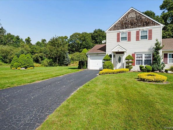 14 Badger Trail, Coram NY 11727