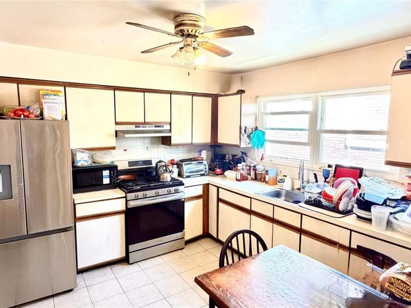 137-38 229th Street, Laurelton NY 11413