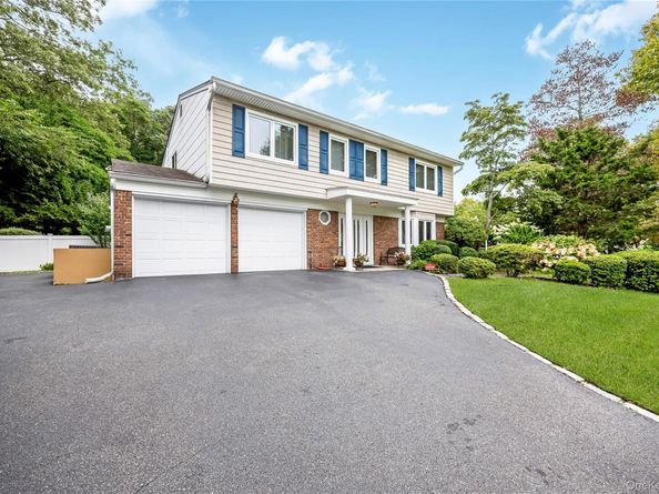 15 Melrose Lane, Commack NY 11725