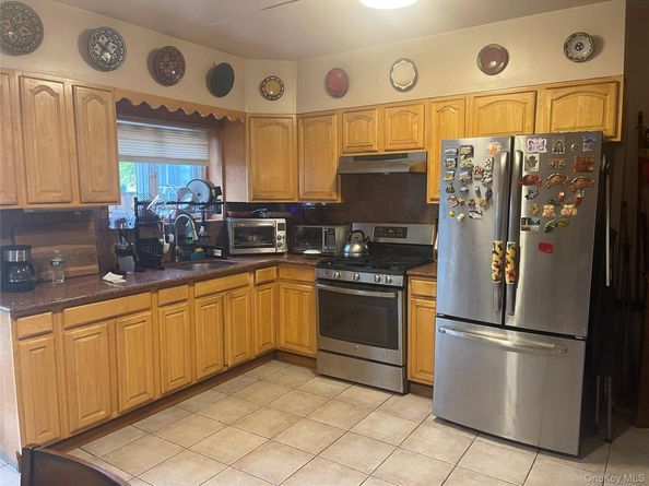6166 78th Street, Middle Village NY 11379