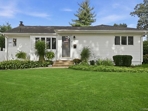 1471 Beech Lane, East Meadow NY 11554