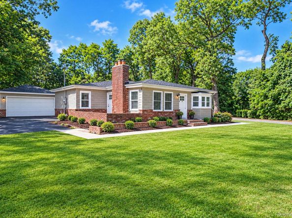4 Sunny Road, Saint James NY 11780