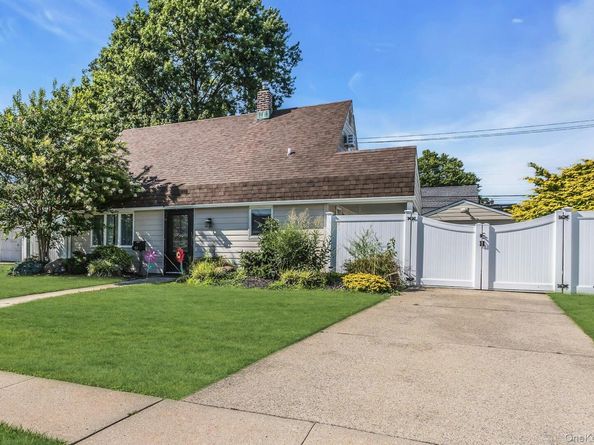 51 Butternut Lane, Levittown NY 11756