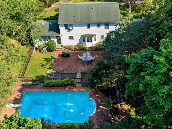 1 Gaul Road N, Setauket NY 11733