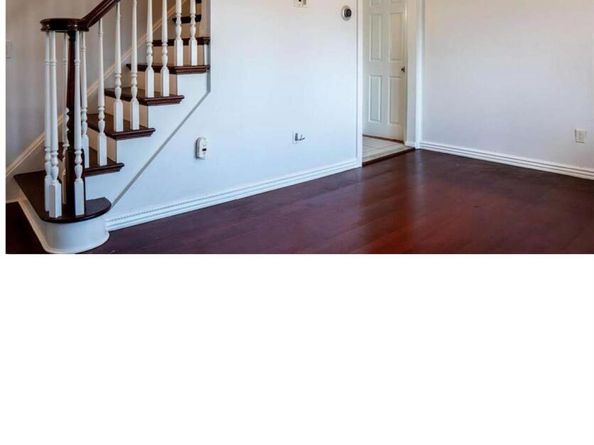 27 W Lakeland Street, Bay Shore NY 11706