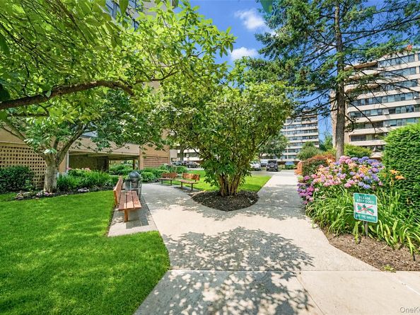 162-31 9th Avenue 7D, Whitestone NY 11357