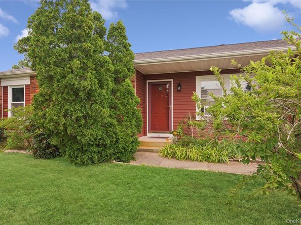 98 Constable Drive, Riverhead NY 11901