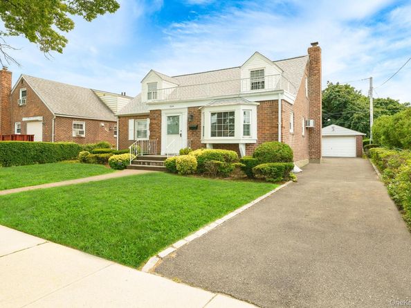 204 Center Street, Williston Park NY 11596