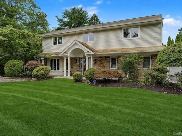 6 Field Daisy Lane, East Northport NY 11731