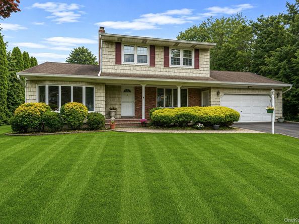 15 Buhl Lane, East Northport NY 11731