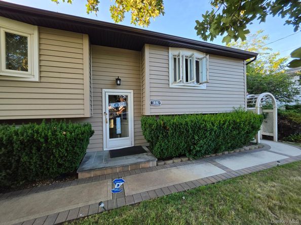 99 Cedar Road, Amityville NY 11701