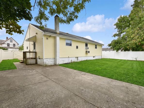 15 Center Avenue, Bay Shore NY 11706