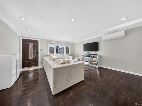 41 Catherine Avenue, Franklin Square NY 11010