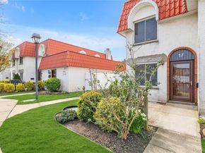 17 Alhambra Drive 17, Oceanside NY 11572