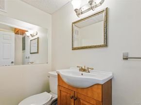 17 Alhambra Drive 17, Oceanside NY 11572