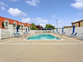 17 Alhambra Drive 17, Oceanside NY 11572