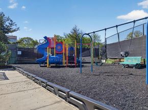 240-17 Oak Park Drive 73A, Douglaston NY 11362