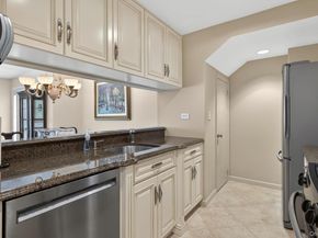 240-17 Oak Park Drive 73A, Douglaston NY 11362