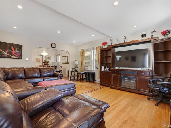 225-25 106th Avenue, Queens Village NY 11429