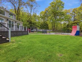 10 Stony Run Court, Dix Hills NY 11746