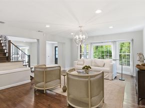10 Stony Run Court, Dix Hills NY 11746