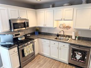 252 Barn Swallow Court, Manorville NY 11949
