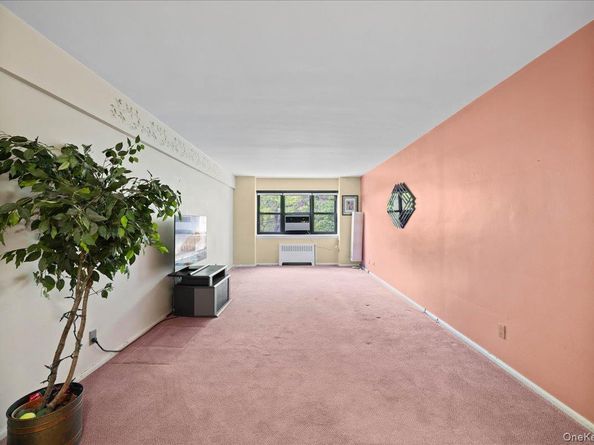 51 White Oak Street 4D, New Rochelle NY 10801
