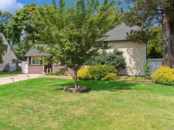 83 Brittle Lane, Hicksville NY 11801