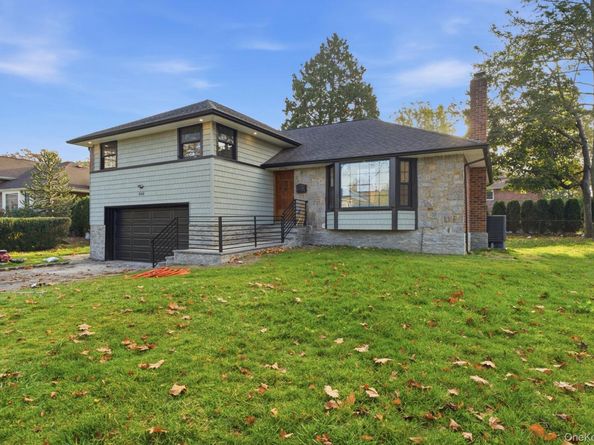 840 sharon lane, Westbury NY 11590