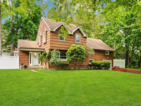 18 Nursery Road, Melville NY 11747