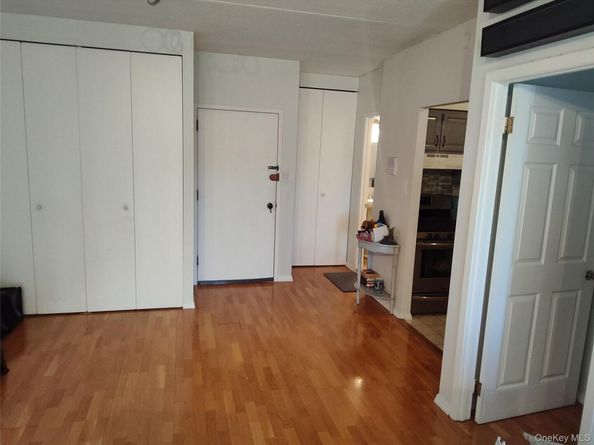 69-03 242 Street 39E, Douglaston NY 11362